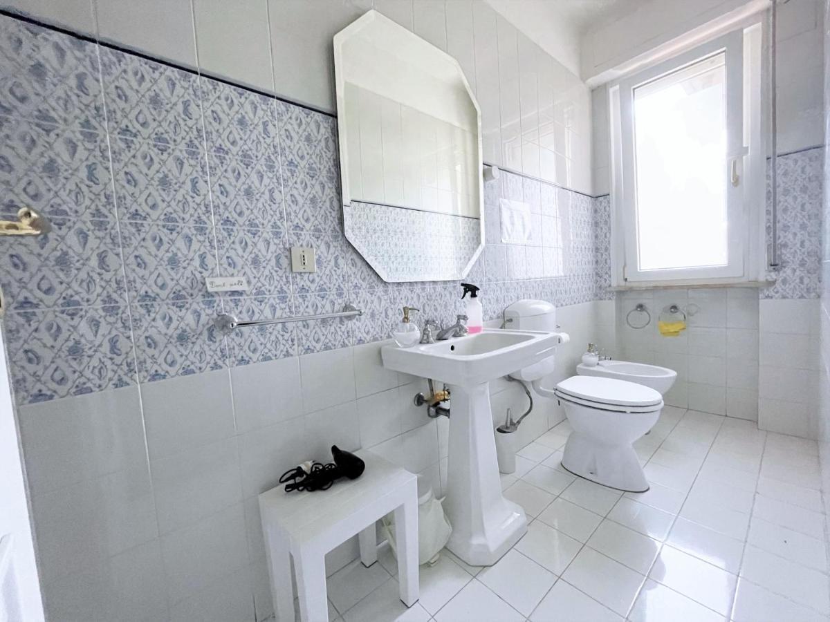 Airport Suites - 2 Pisa Bagian luar foto